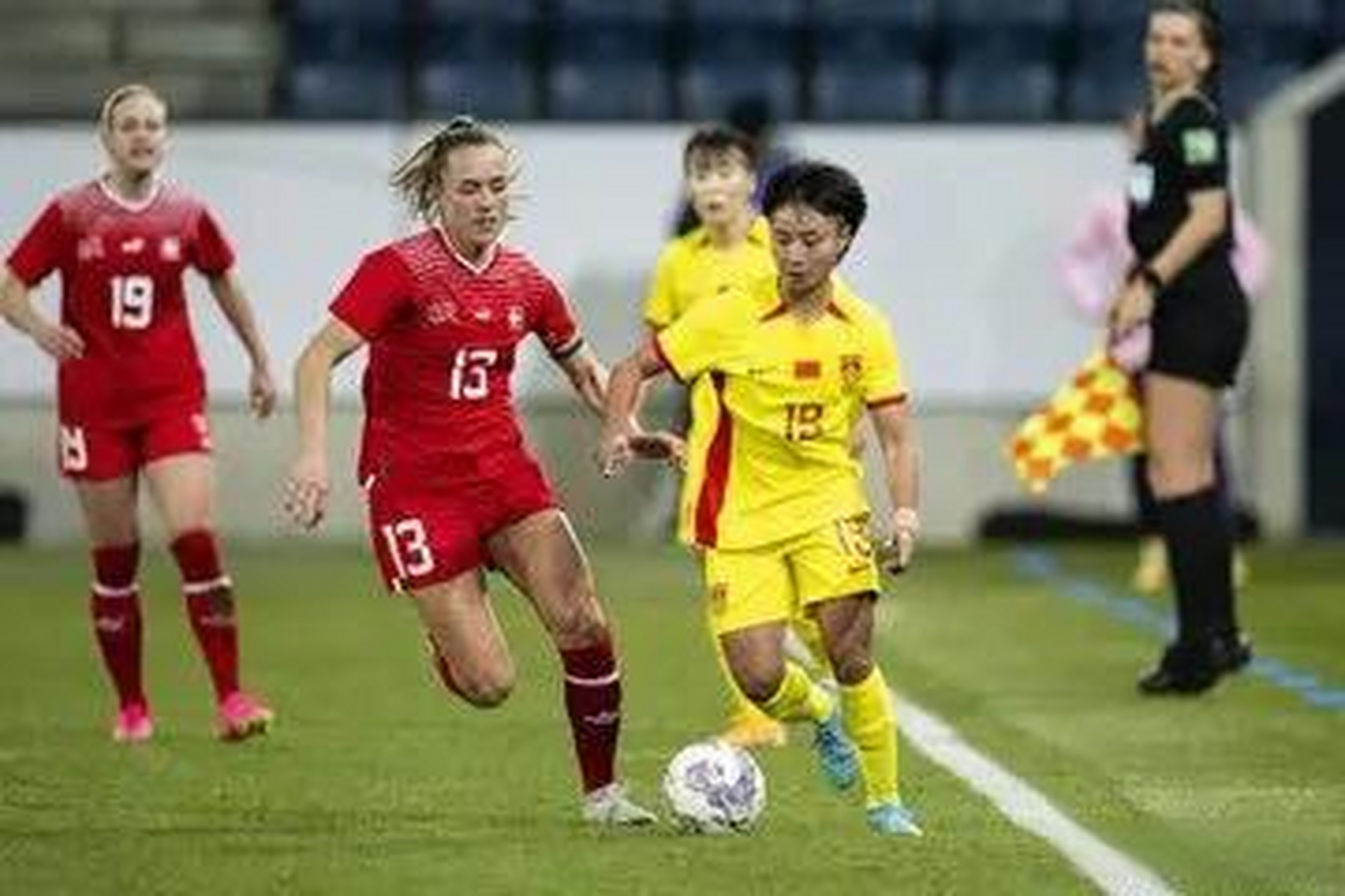 美洲女足锦标赛打响，球队实力对决